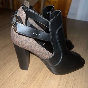 Michael Kors Heels Size 10